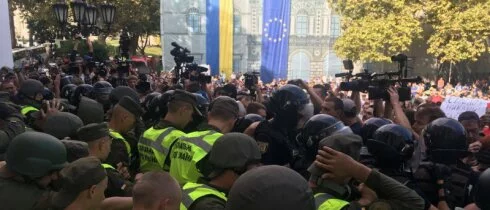В Одессе 36 правоохранителей пострадали в драке с активистами