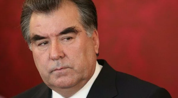 Вертолет таджикского президента убил начальника аэропорта