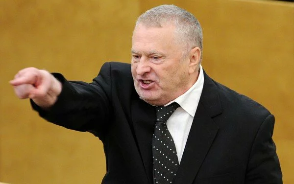 Жириновский призвал штрафовать депутатов, которые не сделали прививки и заболели