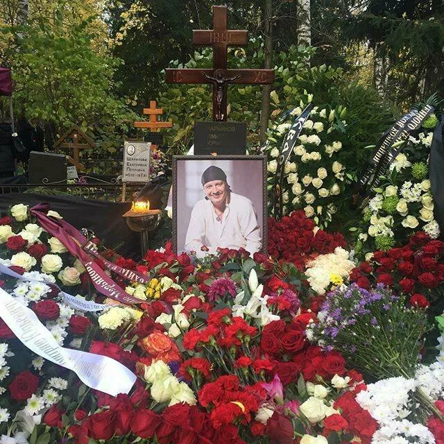 Актриса Любовь Толкалина опубликовала снимок могилы Марьянова