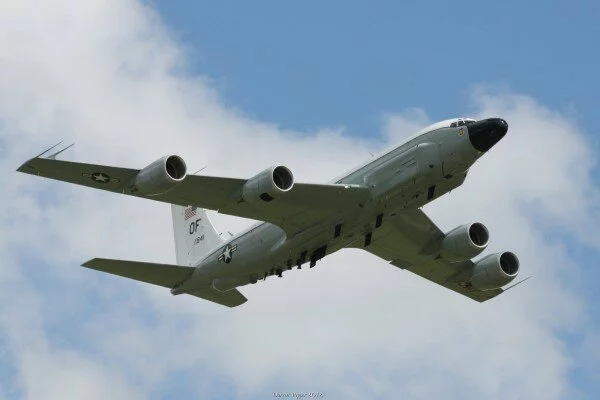Американский самолет разведал обстановку у российских баз в Сирии