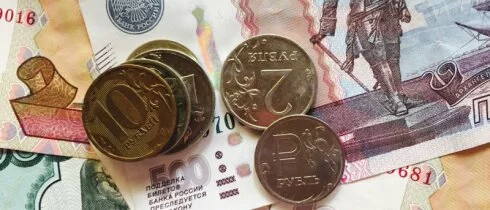 ЦБ установил курсы доллара и евро на сегодня, 18 октября: рубль осторожно пошел в рост