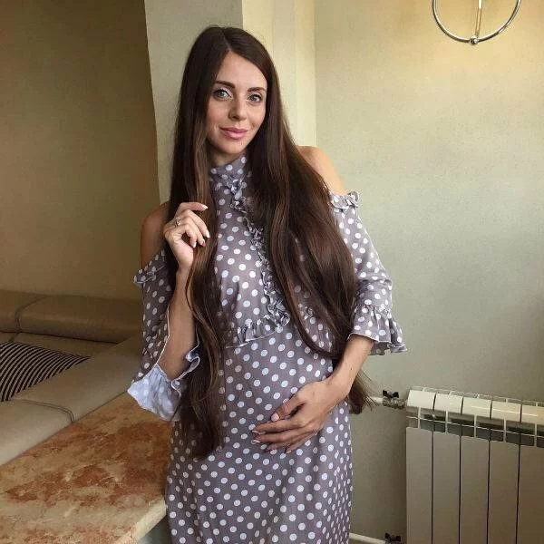 «Дом-2»: Ольга Рапунцель показала свой беременный живот