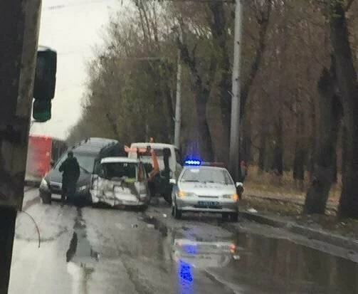 Из-за массовой аварии в Новосибирске заблокирован ряд улиц