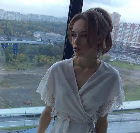 Пользователи осудили Диану Шурыгину за демонстрацию свадебного белья