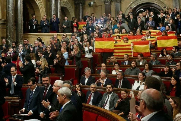 Правительство Каталонии начинает подготовку к отделению от Испании