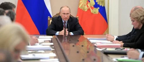 Путин предложил проиндексировать пенсии бывшим военным с 2018 года