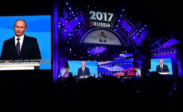 Путин: Стоит подумать над переработкой традиционных источников энергии