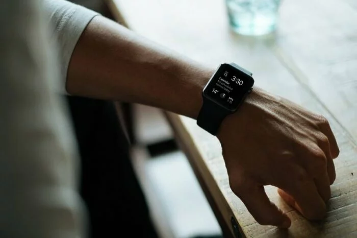 Китайские операторы отключили часы Apple Watch 3 от LTE