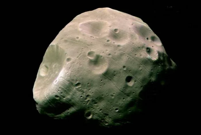 NASA: Поверхность Фобоса состоит не из скальных пород, а из песчаника