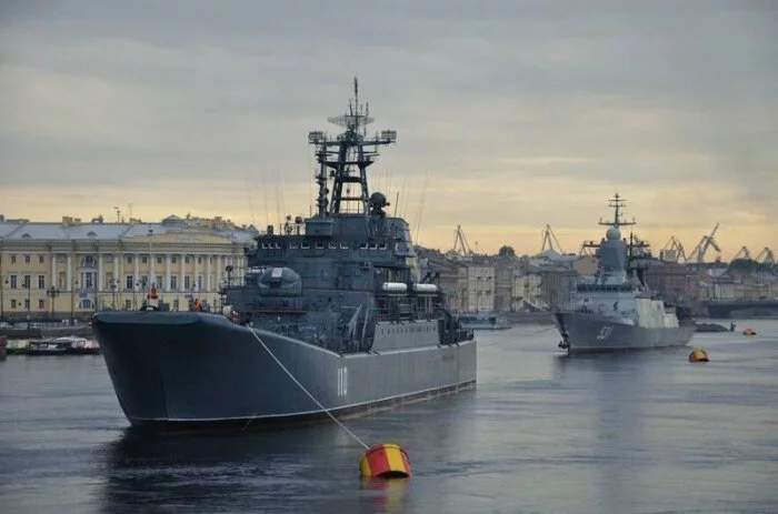 Отряд кораблей РФ вошёл в Средиземное море после дальнего похода
