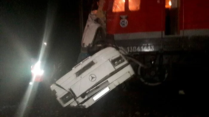 Под Владимиром из-за столкновения поезда и автобуса погибли 19 человек