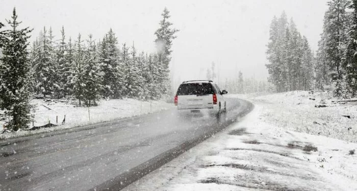 Снегопад в Екатеринбурге спровоцировал 8-балльные пробки