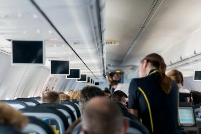 Стюардесса: Пассажиры бизнес-класса часто платят бортпроводницам за секс