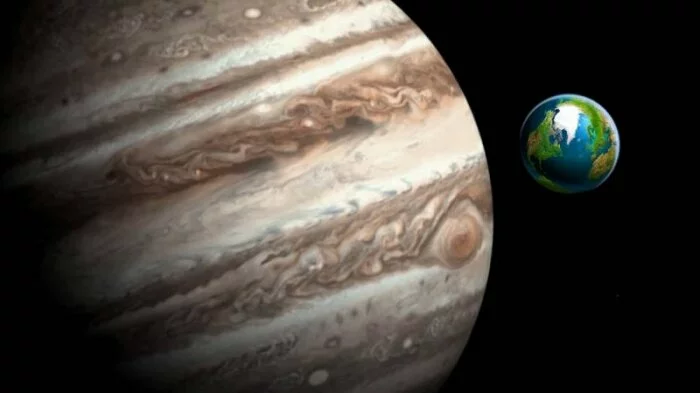 Ученые: Атмосферные штормы на Юпитере могут проникать вглубь планеты