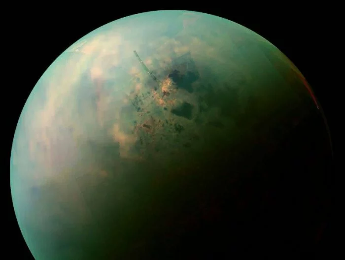 Ученые: Климат и погода Титана, спутника Сатурна, похожи на земную