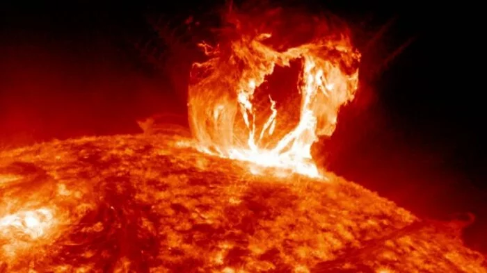 Ученые: Смертоносная вспышка на Солнце произойдет в ближайшие сто лет