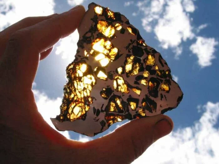 Уральские учёные нашли в пустыне Атакама метеориты на 14, 5 кг