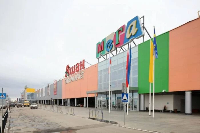 В Уфе вновь эвакуировали посетителей торгового центра «Мега»
