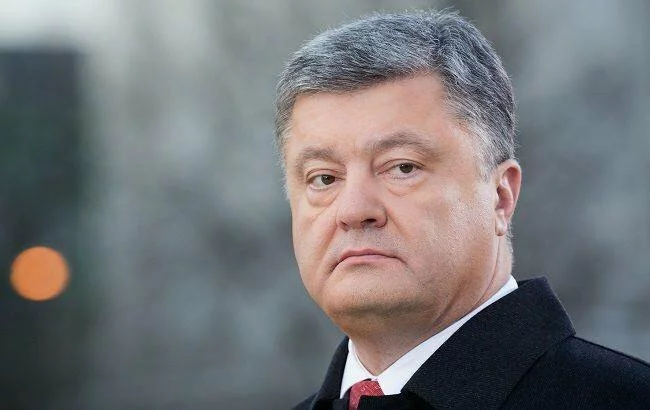 Украинский суд потребовал от полиции возбудить уголовное дело против Порошенко