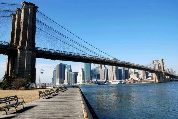 В Нью-Йорке снос моста превратили в шоу-программу