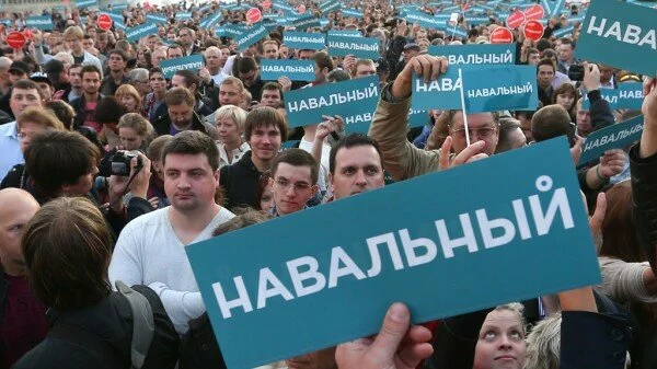 В Петербурге «благоустраивают» Марсово поле перед митингом «за Навального»