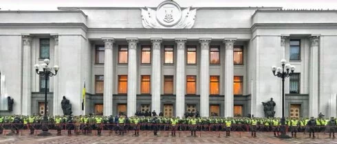 Верховную раду Украины оцепили бойцы нацгвардии