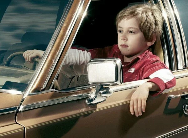 ГИБДД Москвы изучает видео с малышом, прокатившимся за рулем Gelandewagen