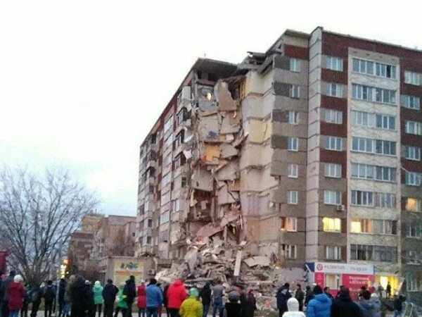 МЧС закончило спасательные работы на месте взрыва многоэтажки в Ижевске