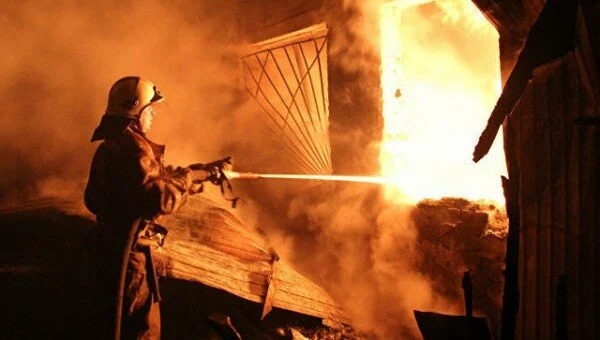 На западе Москвы горит стрелковый клуб