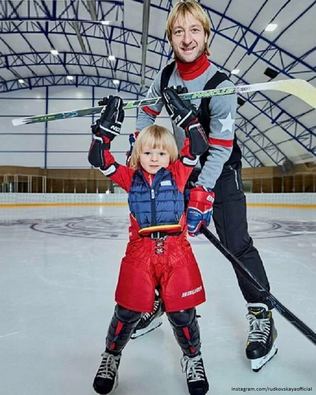 Новый номер Евгения Плющенко и его сына на льду взорвал Сеть