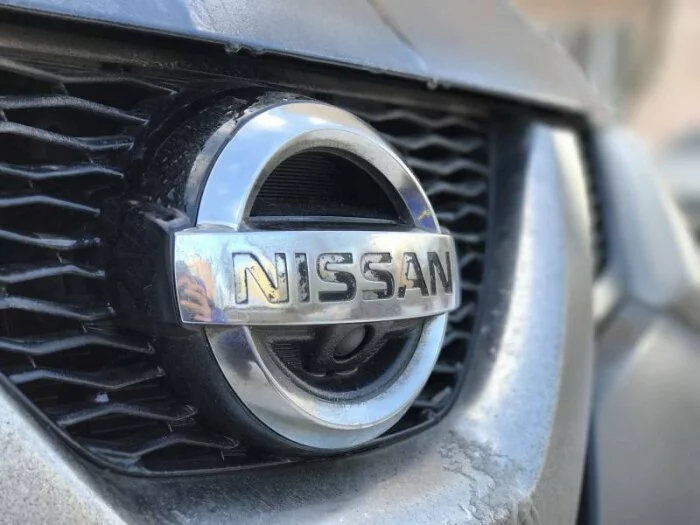 Nissan частично возобновил выпуск машин в Японии после скандала