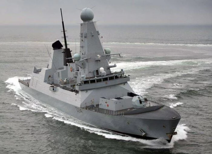 СМИ: Эсминец Британии Diamond сломался в водах Персидского залива