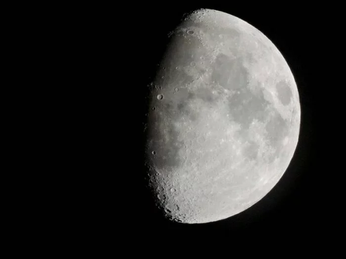 Ученые сравнили Луну с фантастической планетой Шелезякой и рассказали о ее скором освоении