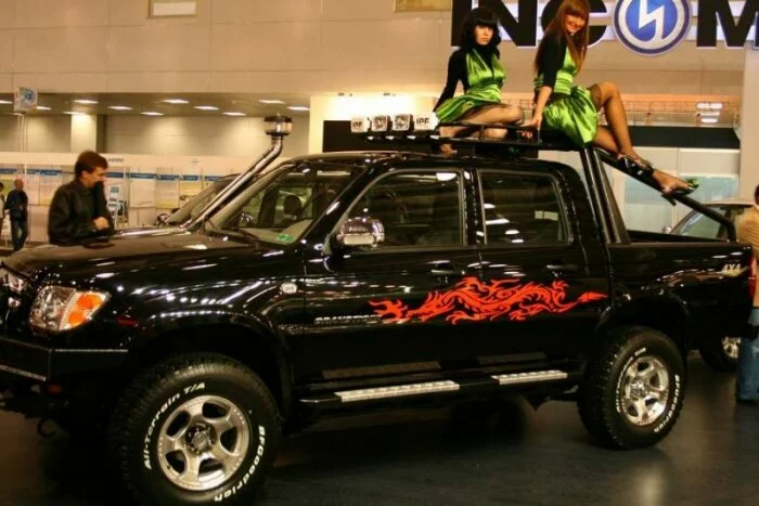 В Китае ZX Auto обновила «пиратскую копию» пикапа Toyota Hilux