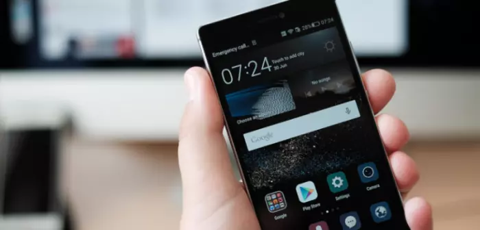 В России безрамочный смартфон Huawei Nova 2i будет продаваться по цене 19 тысяч рублей