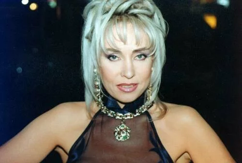 Звезда 90-х Татьяна Маркова вернулась на сцену после смерти сына